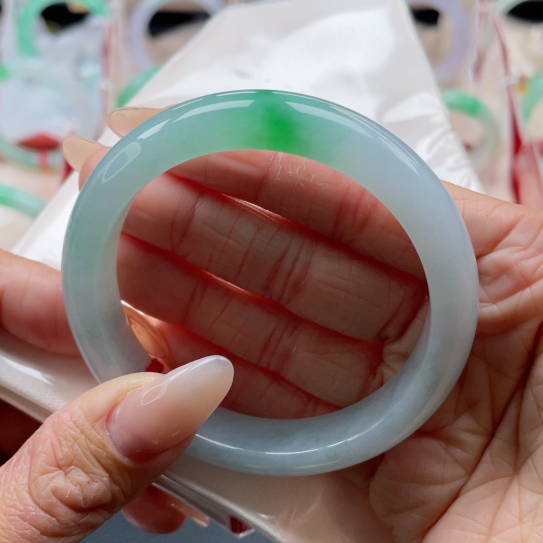 未镶嵌手镯翡翠56.7圈 果绿飘辣色 对标中万 37号