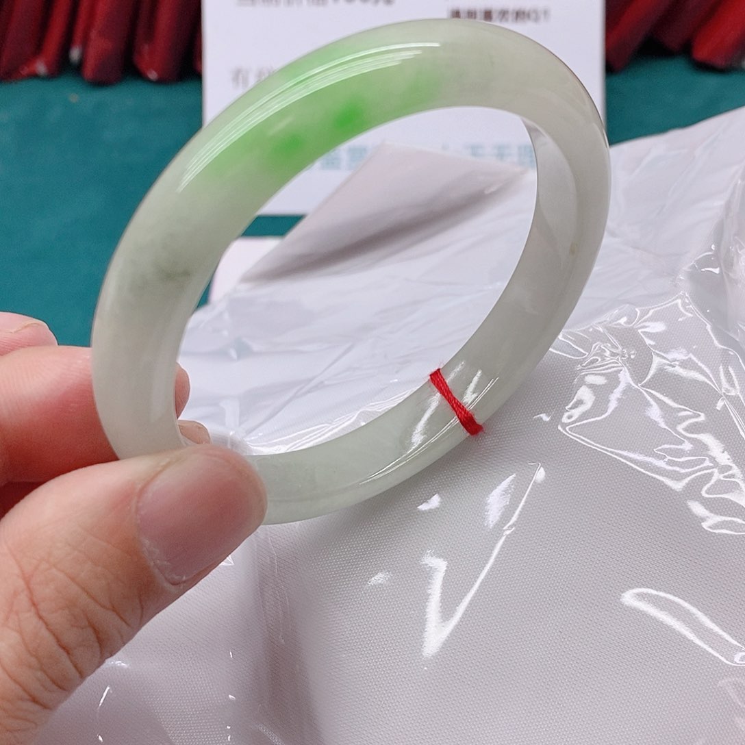 翡翠手镯未镶嵌希*4333333333