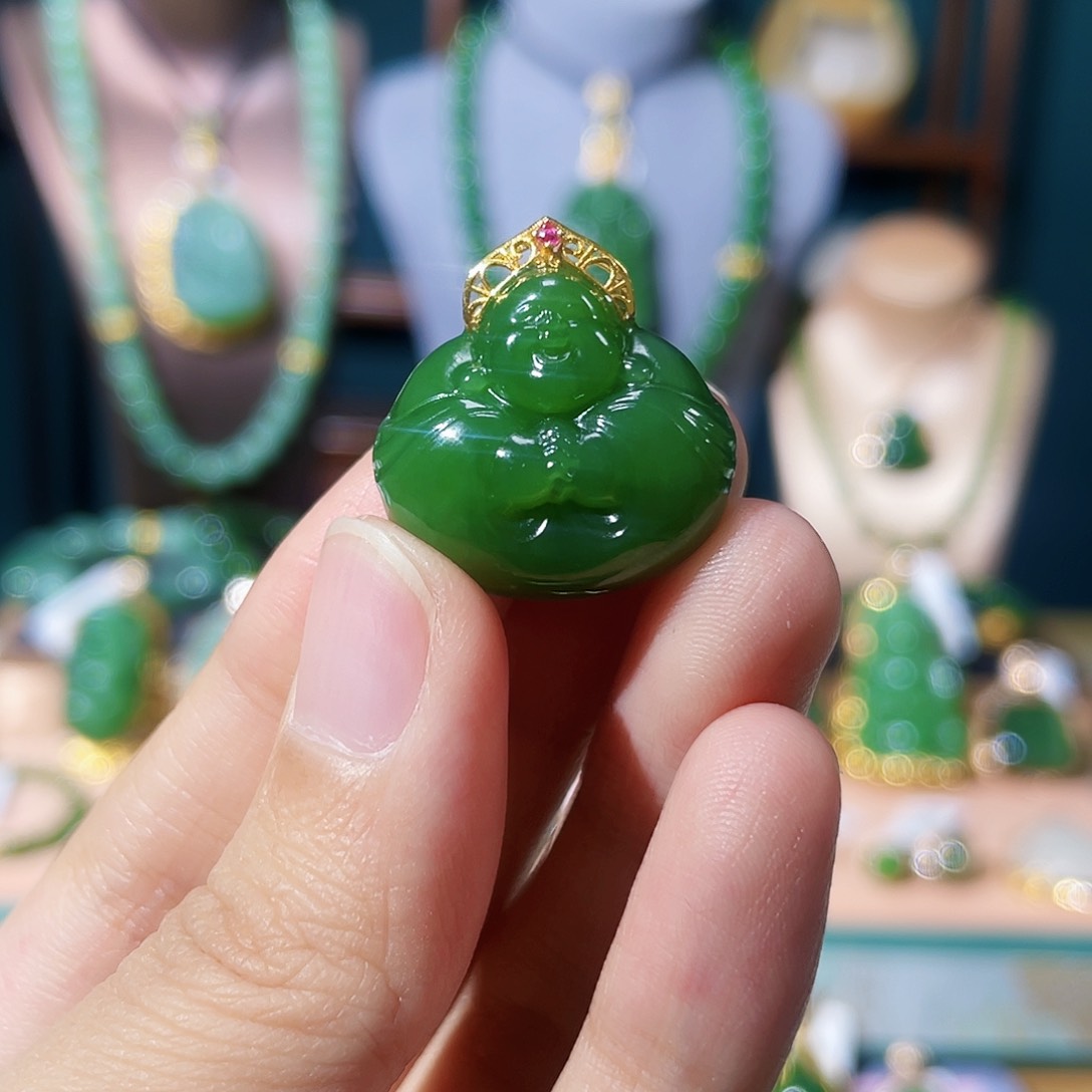 和田玉（碧玉）颈饰18K金镶嵌