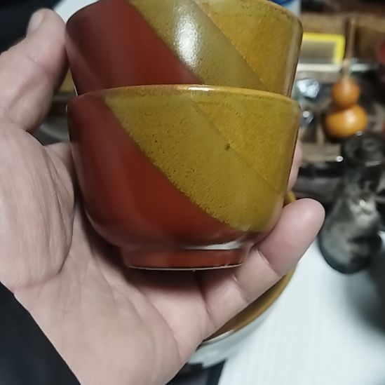 瓷片磁州窑五厂铁红釉加金茶盏一对