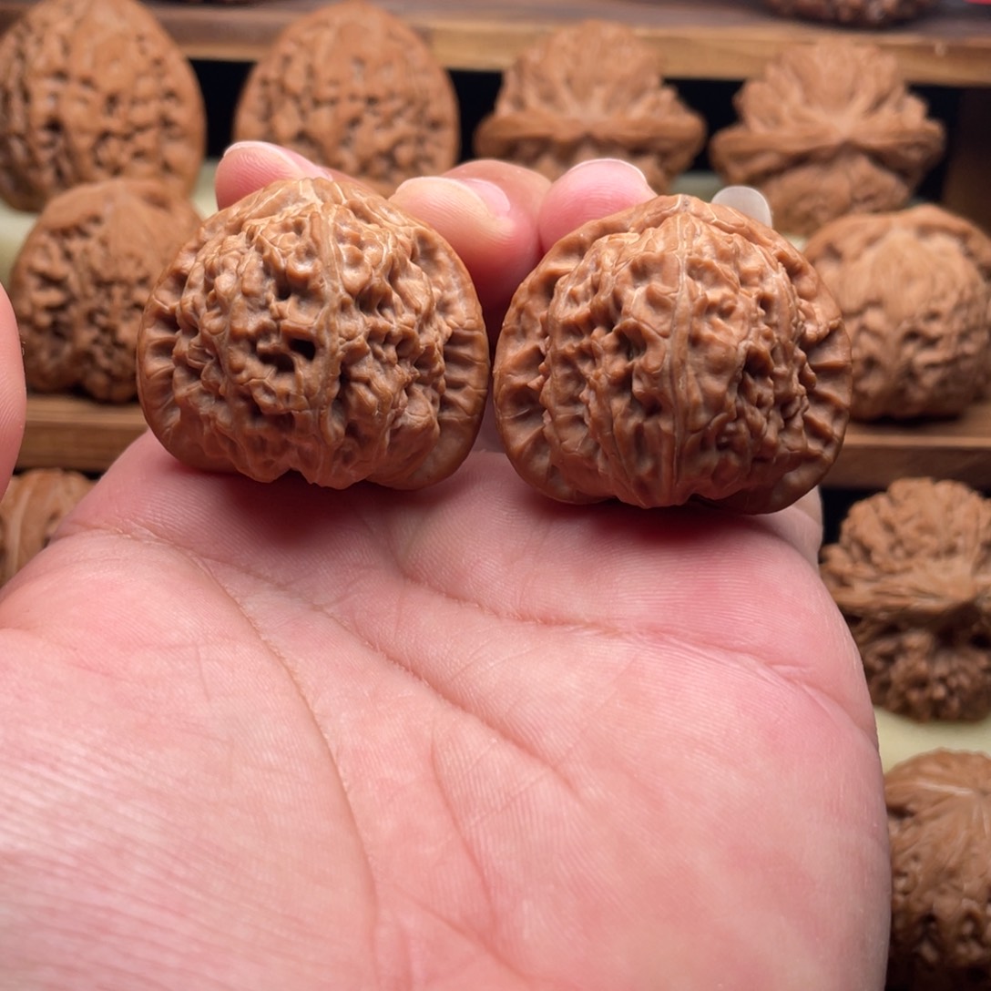 文玩核桃吊坠37全品三角白