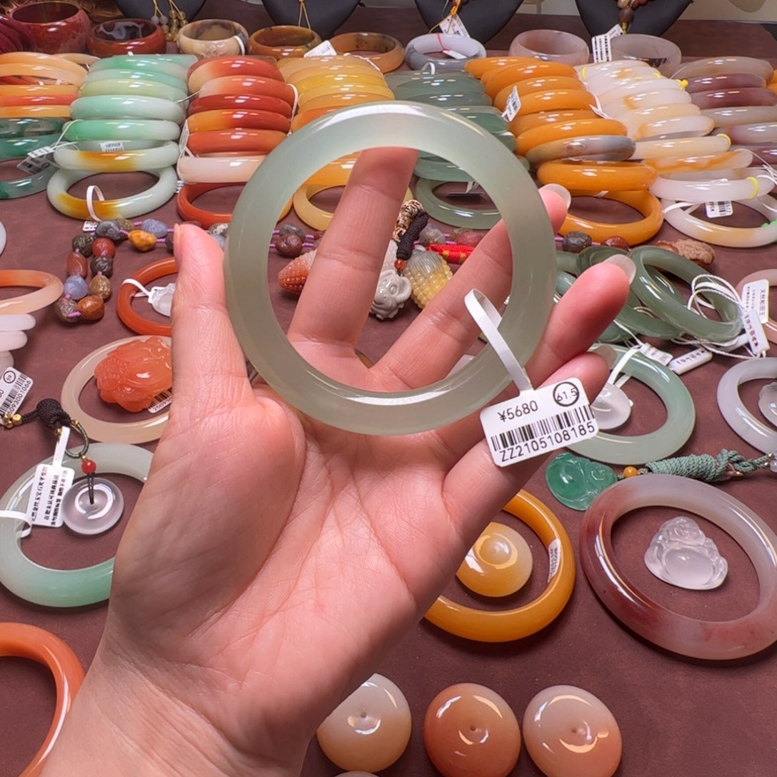 溪***～石英岩玉未镶嵌手镯