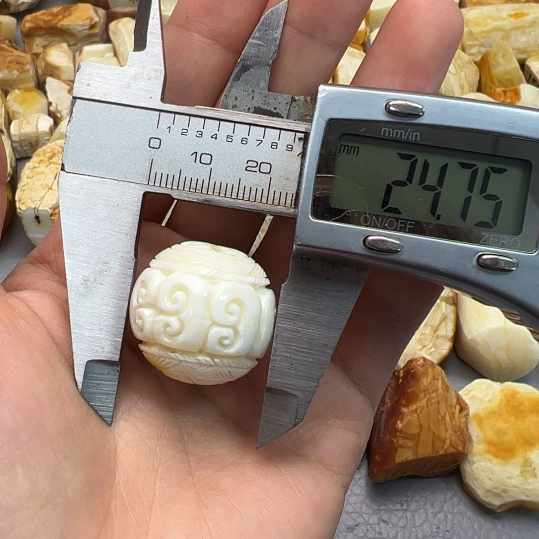 定制琥珀未镶嵌蜜蜡