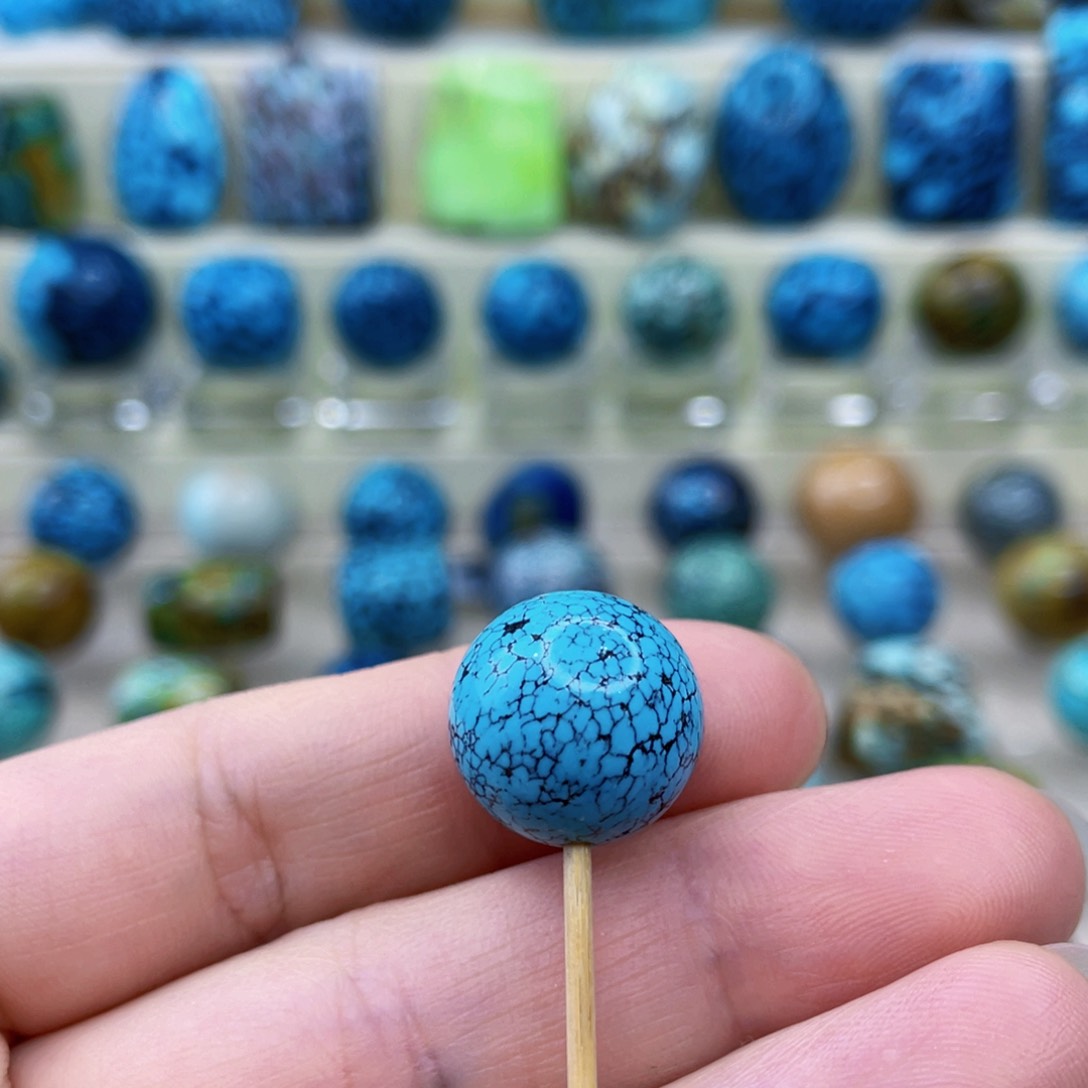 未镶嵌绿松石颈饰