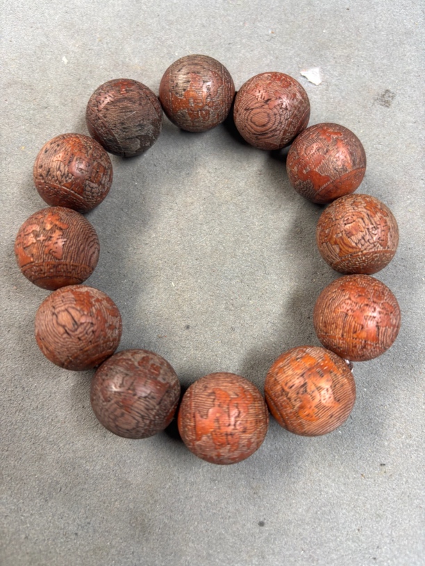 921沉木雕刻手串