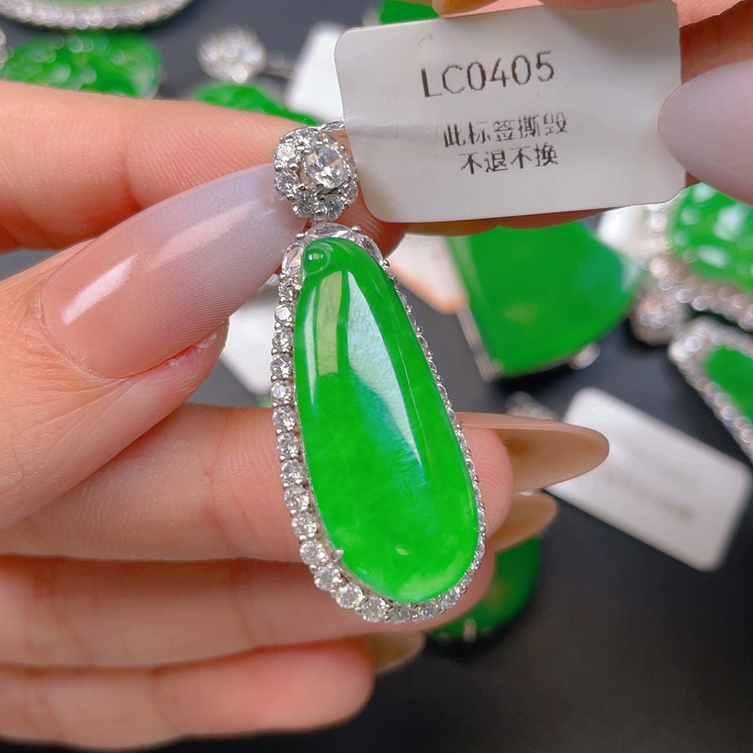 【闪购商品】颈饰银S925镶嵌翡翠翡翠