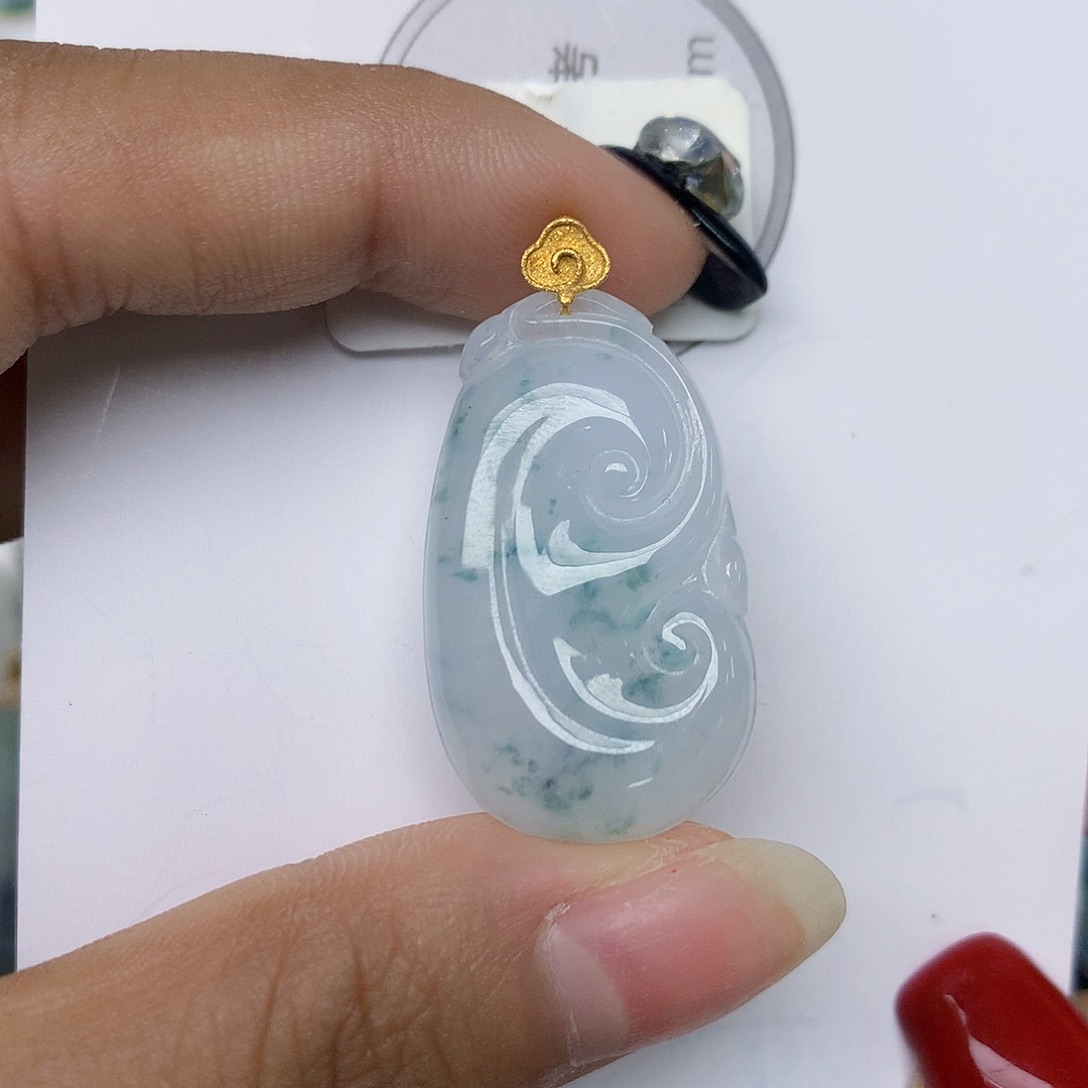 颈饰18K金镶嵌翡翠天然翡翠