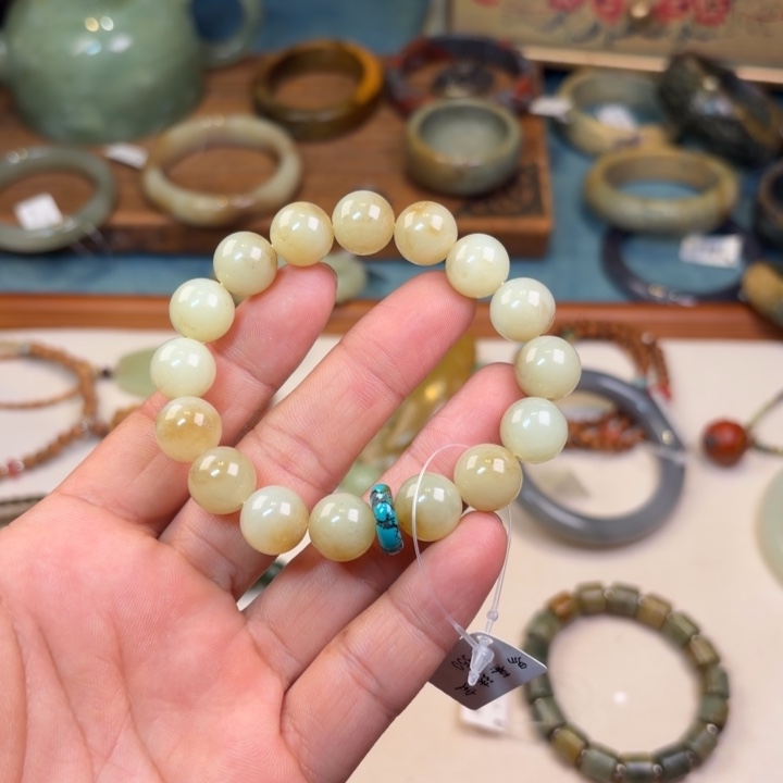 大***肚和田玉未镶嵌手链