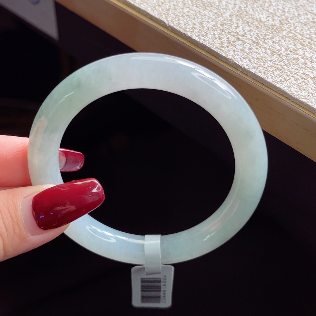 翡翠手镯未镶嵌手镯