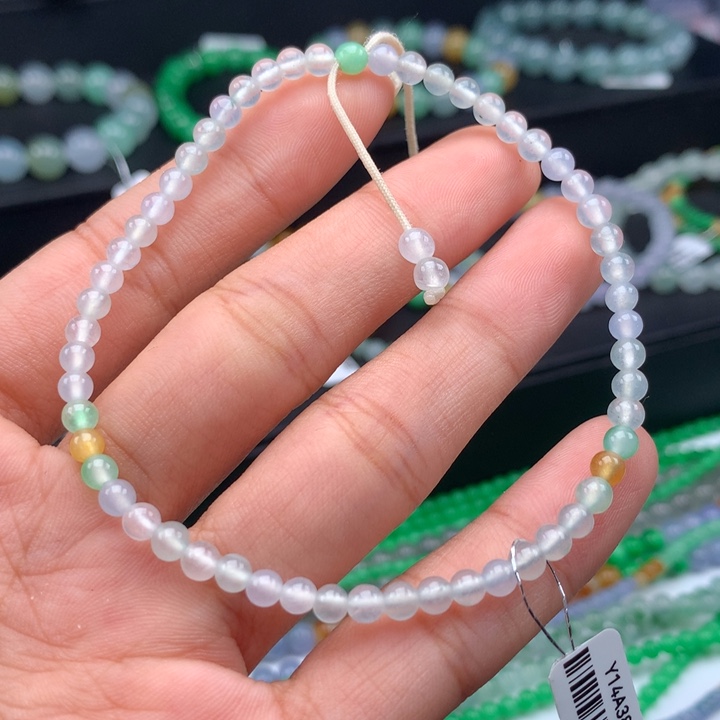 翡翠手镯未镶嵌卡