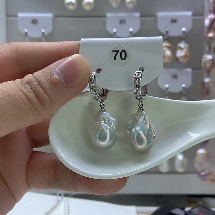 菱****银S925镶嵌淡水珍珠颈饰70