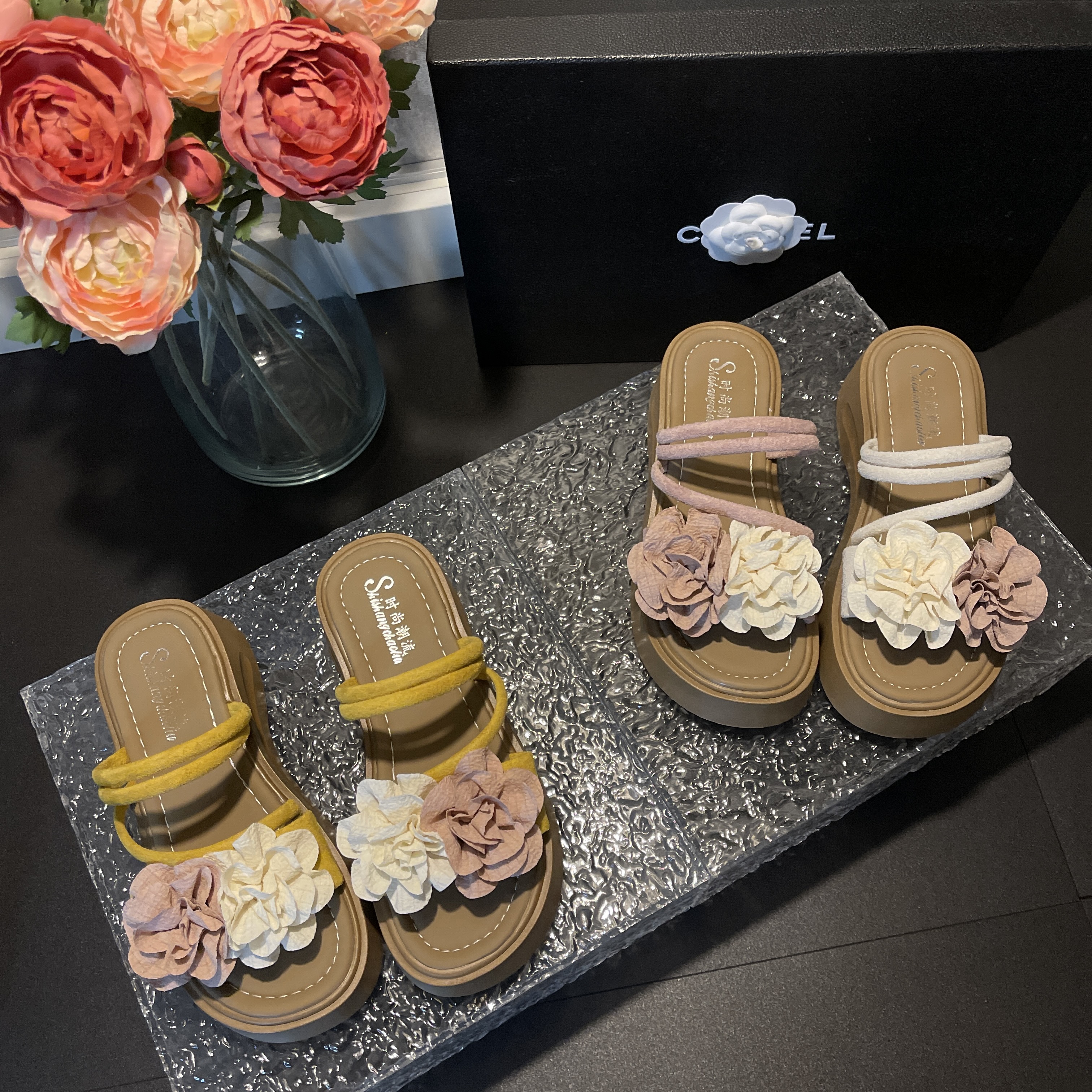 2025夏季新款时尚花朵交叉网红百搭潮流软底外穿厚底舒适拖鞋-5CM