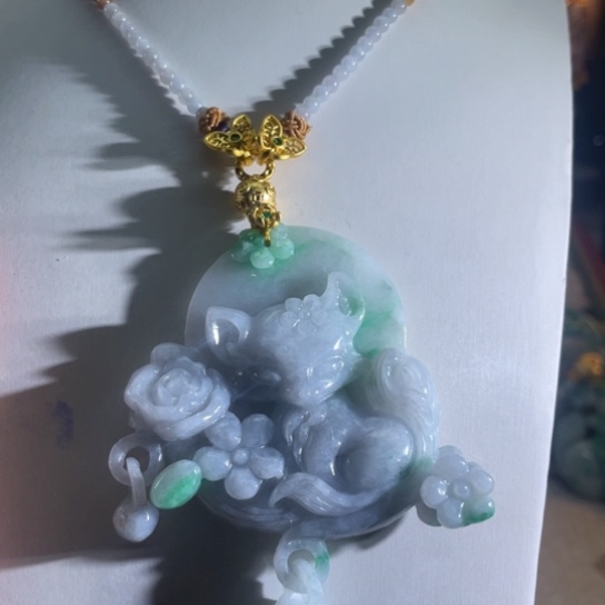 翡翠未镶嵌颈饰翡翠狐仙锁