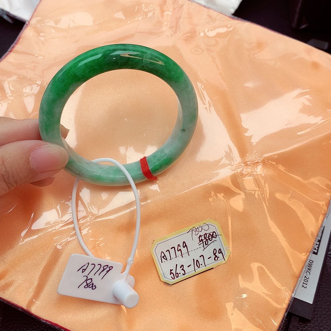 翡翠未镶嵌手镯缅甸翡翠