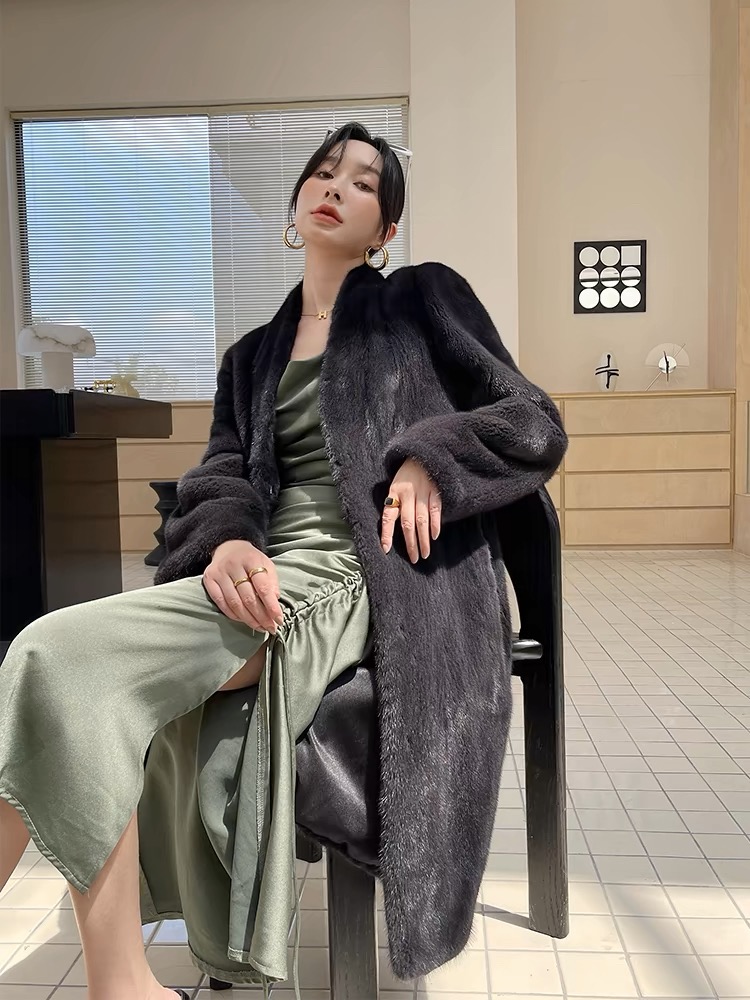 【粥粥】新款进口整貂天鹅绒V领貂皮大衣女年轻款皮草外套短款冬季