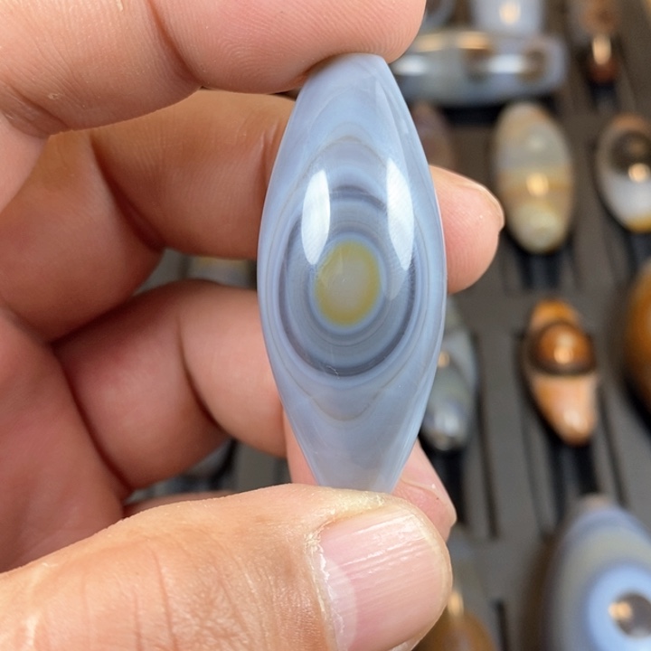 玛瑙/玉髓吊坠(赠链)未镶嵌鸿***?