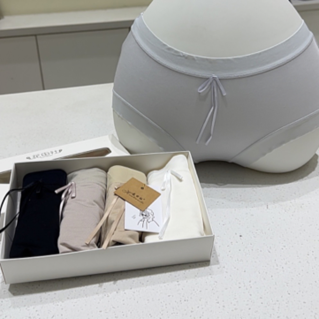 【心依阁铭品】8899花田社区短裤多巴胺色系中腰款无缝不勒大腿