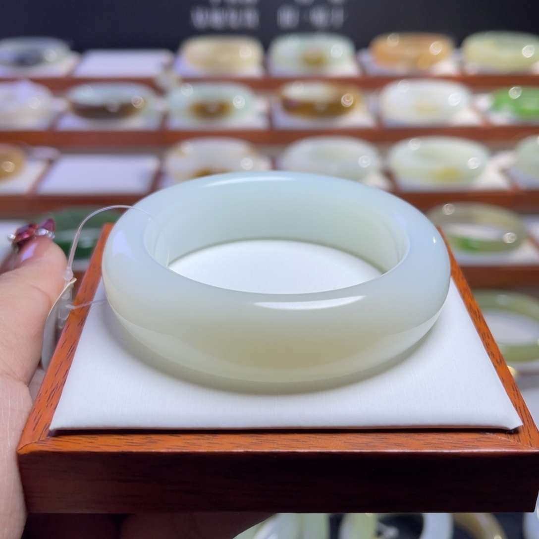 【闪购商品】和田玉手镯未镶嵌