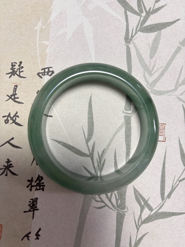 X570-五七加冰润绿水宽胎缅甸翡翠手镯