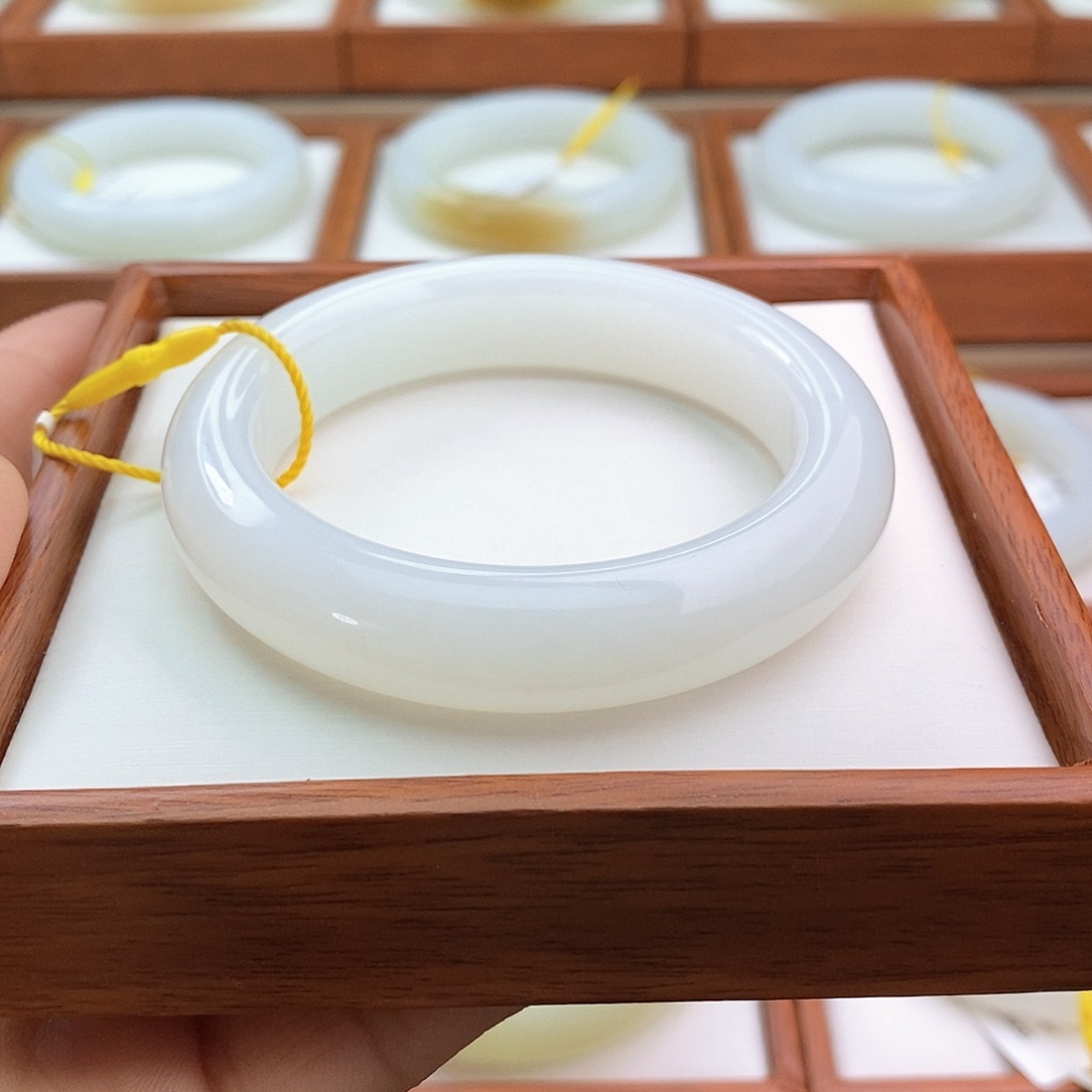 和田玉（白玉）手镯未镶嵌