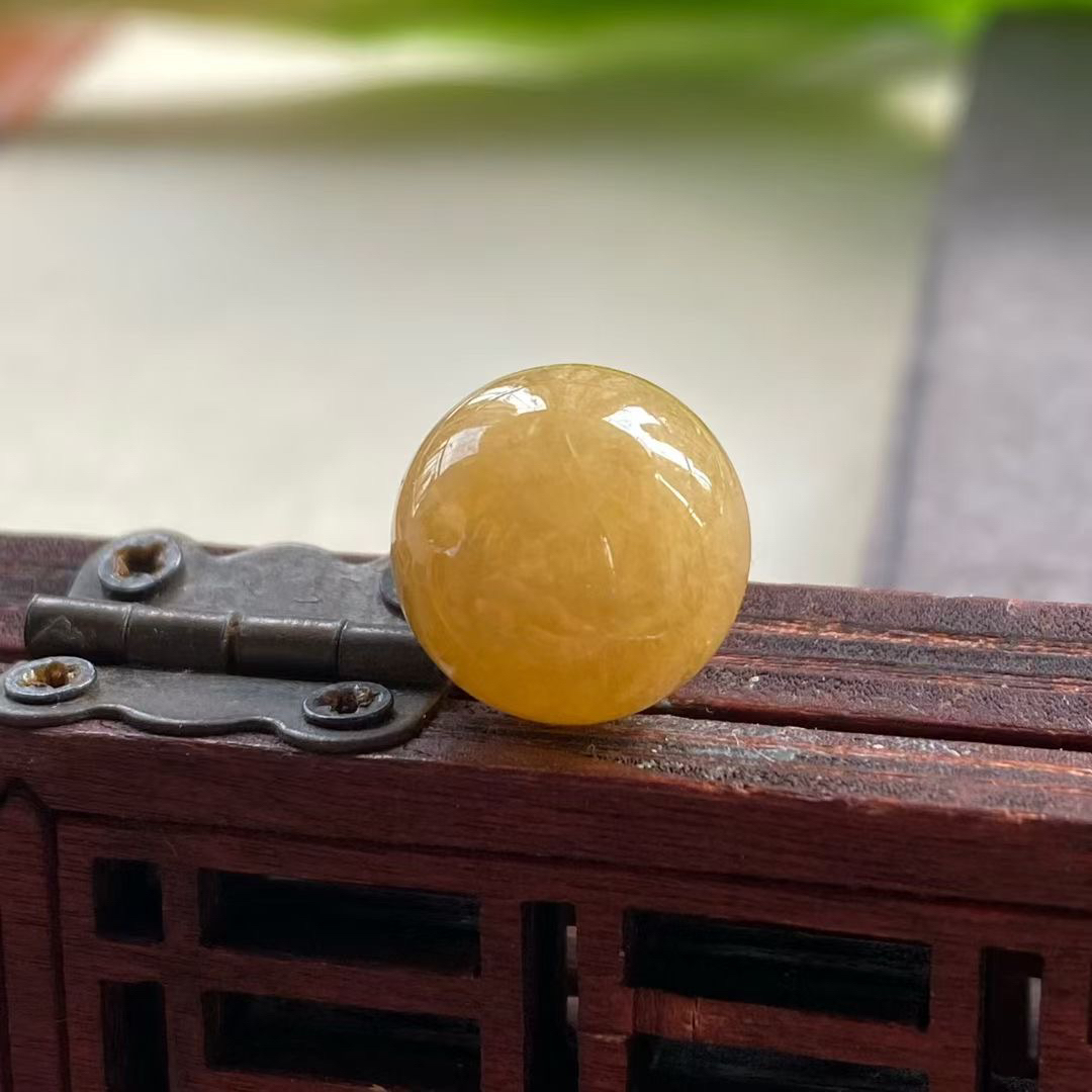 卡12.2特色黄翡圆珠C1229颜色鲜艳夺目 种老 水头足 配多宝绝绝子