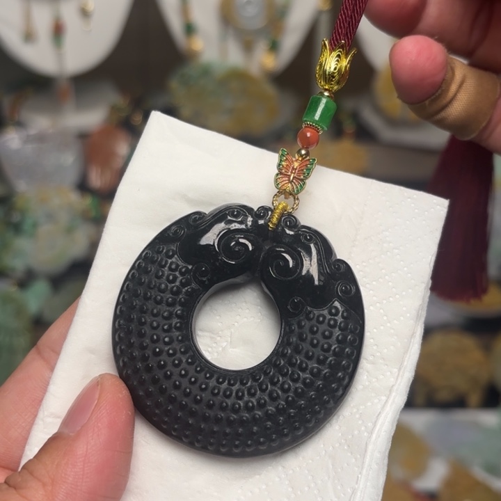 翡翠颈饰未镶嵌吊坠