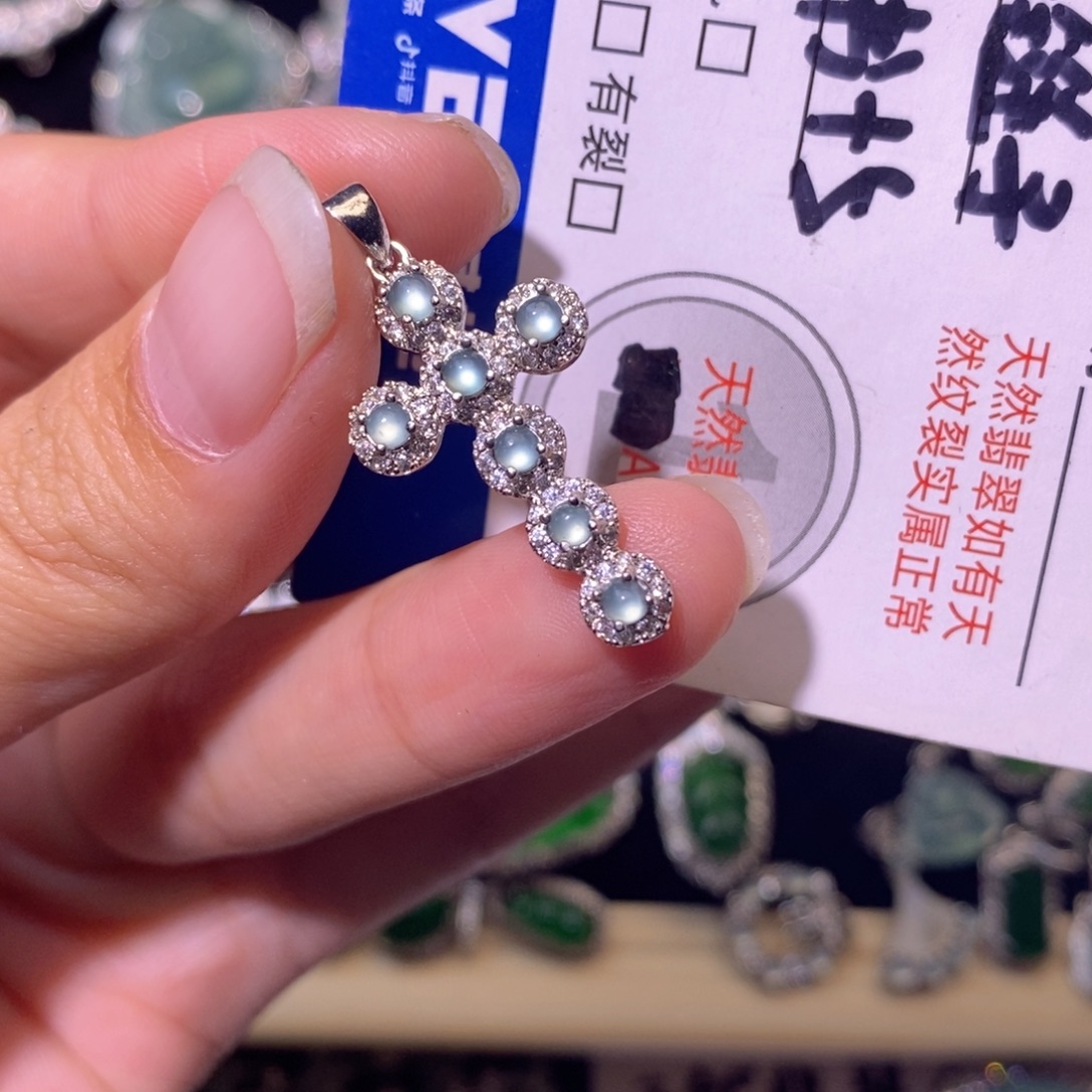 翡翠未镶嵌颈饰天然