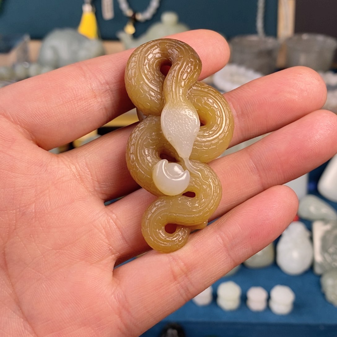 和田玉颈饰未镶嵌