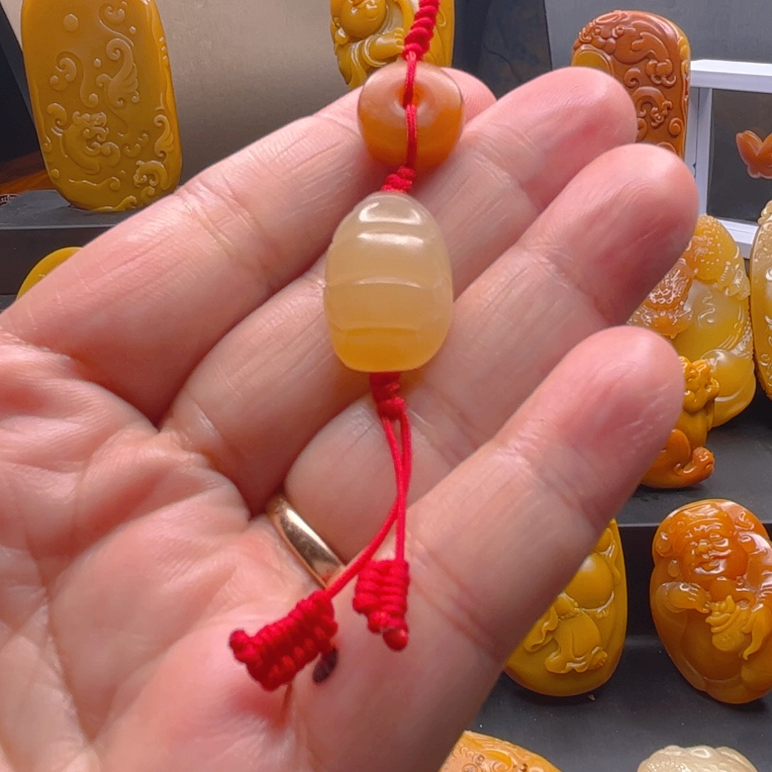 石英质玉颈饰未镶嵌啾*