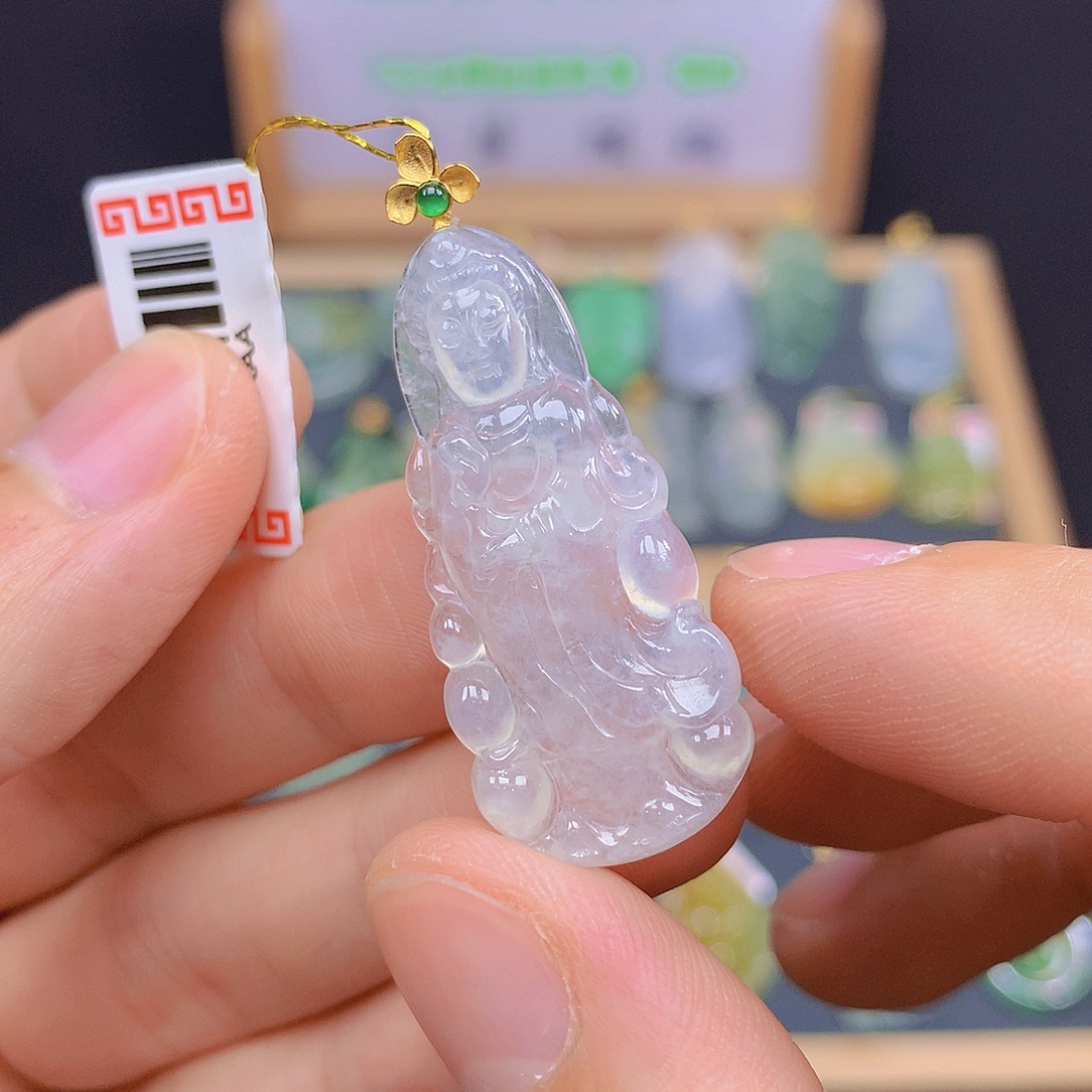 翡翠18K金镶嵌颈饰翡翠