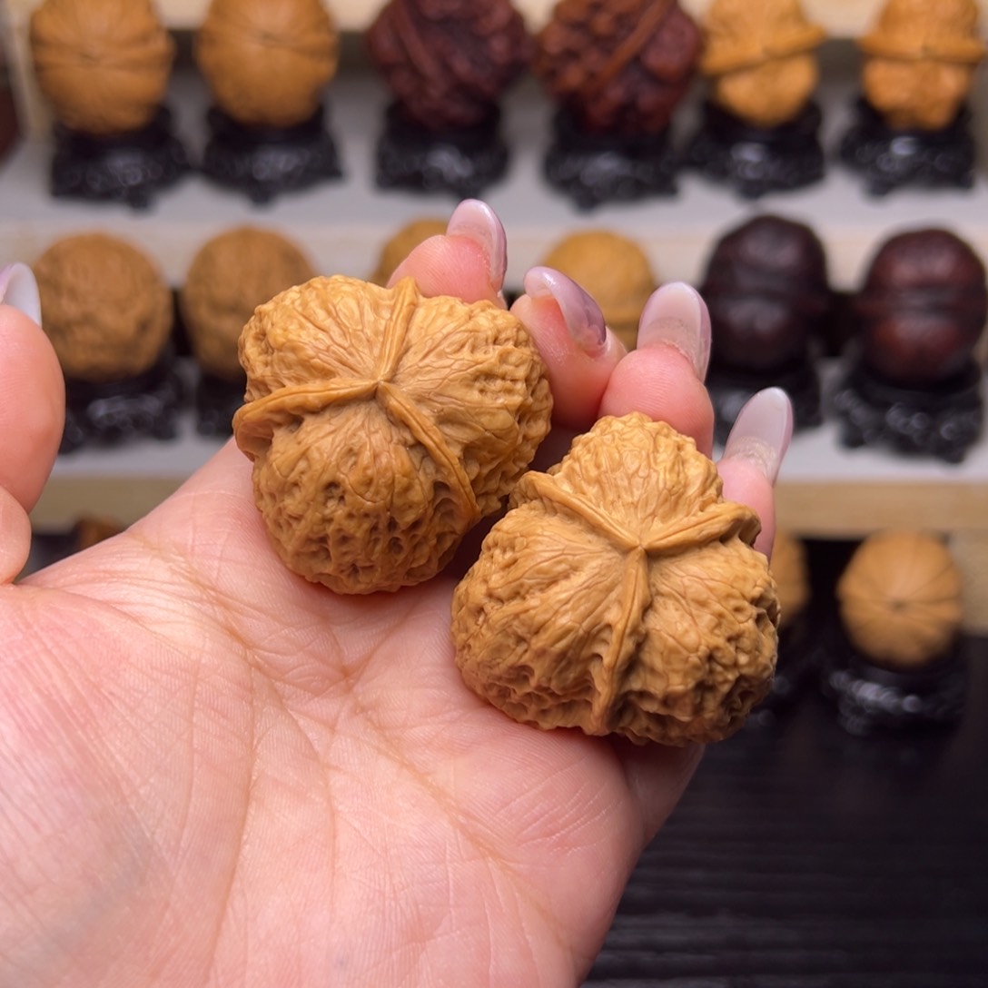 文玩核桃吊坠做**人65z--------