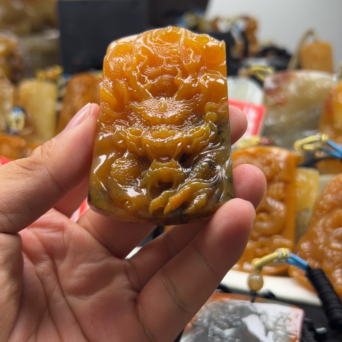 石英质玉（黄龙玉）未镶嵌多选发其一