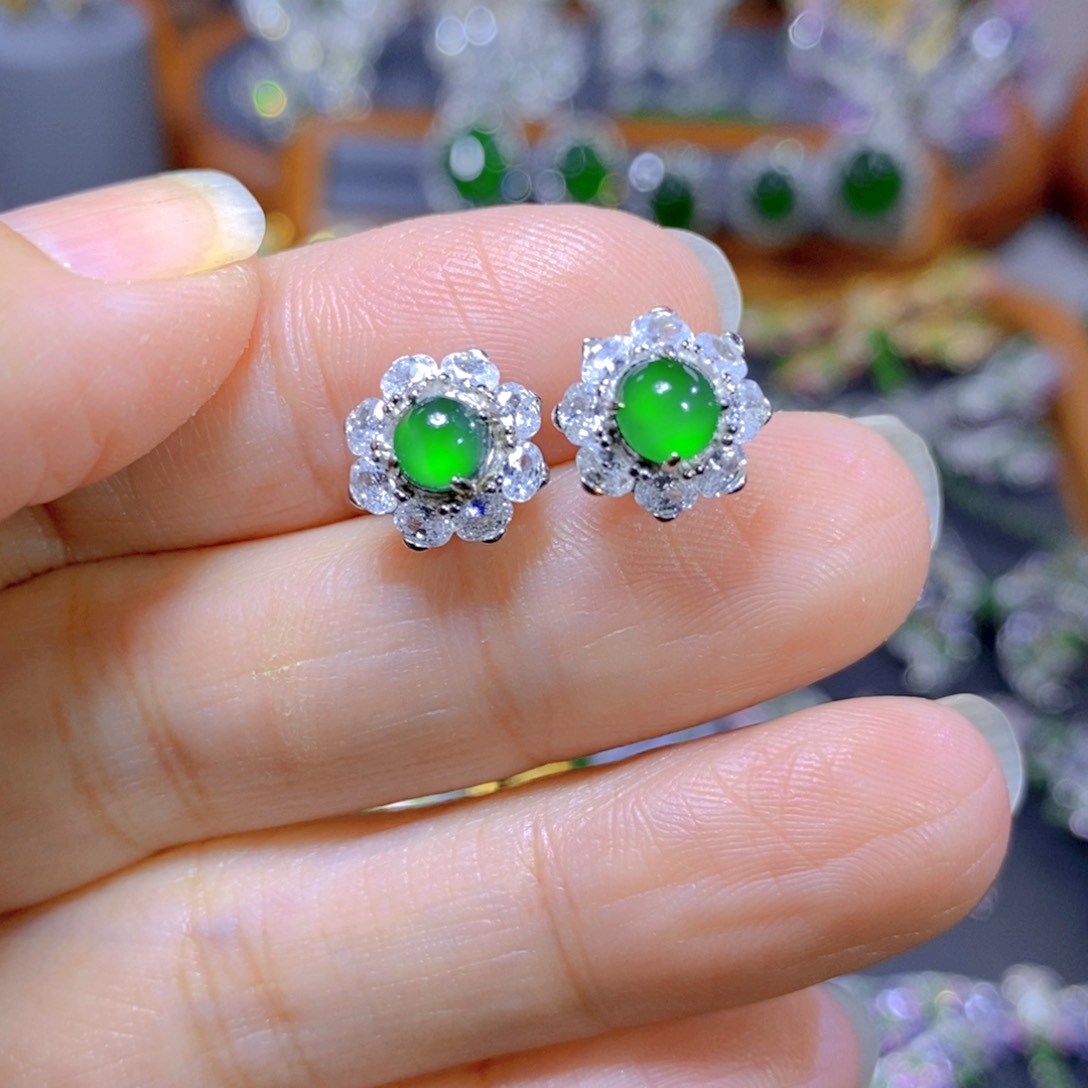 翡翠颈饰银S925镶嵌天然翡翠