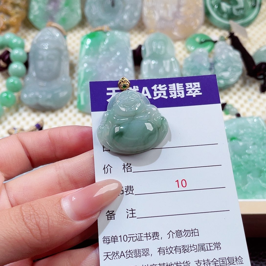 翡翠18K金镶嵌颈饰佛