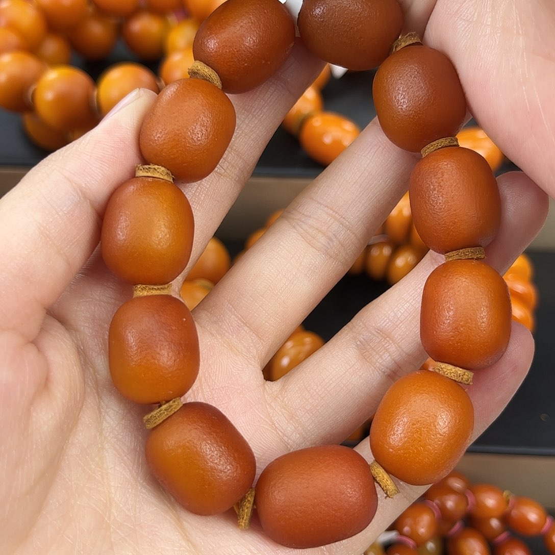 琥珀颈饰未镶嵌蜜蜡