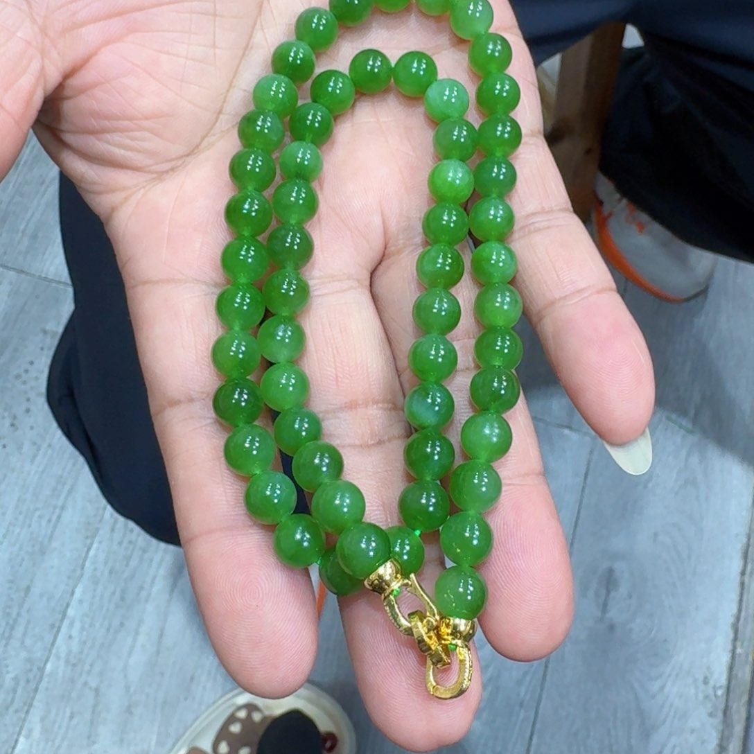 和田玉未镶嵌颈饰多样性发货 拍一发一卡8左右 无黑点