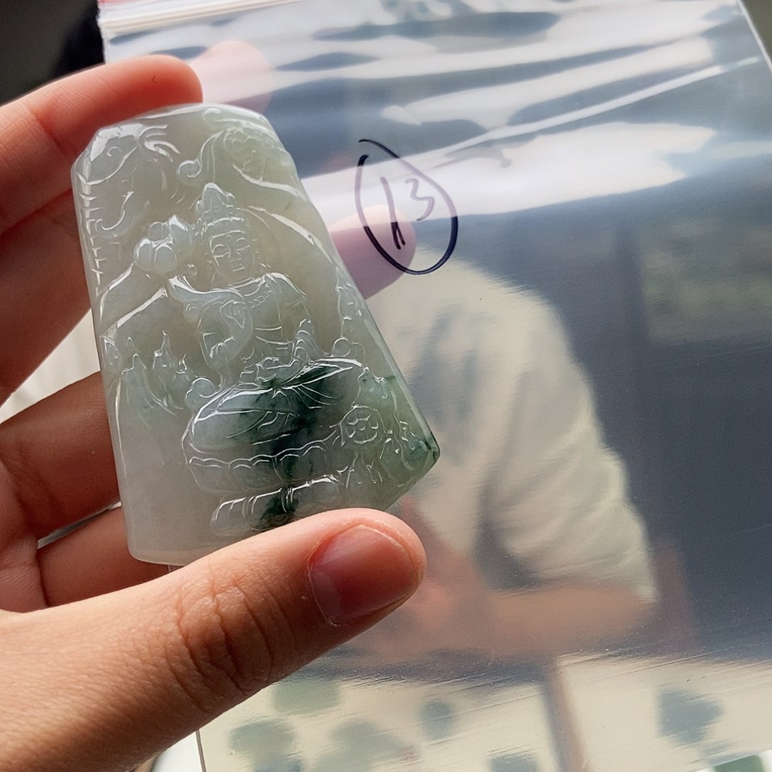 翡翠颈饰未镶嵌颜色多样性发拍一发一