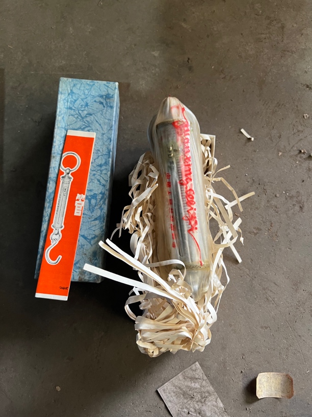 管型测力计测量五金工具30kg