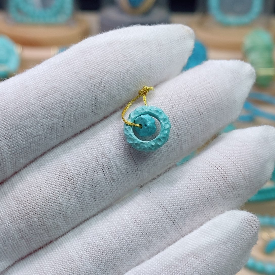 绿松石未镶嵌珠宝奇石