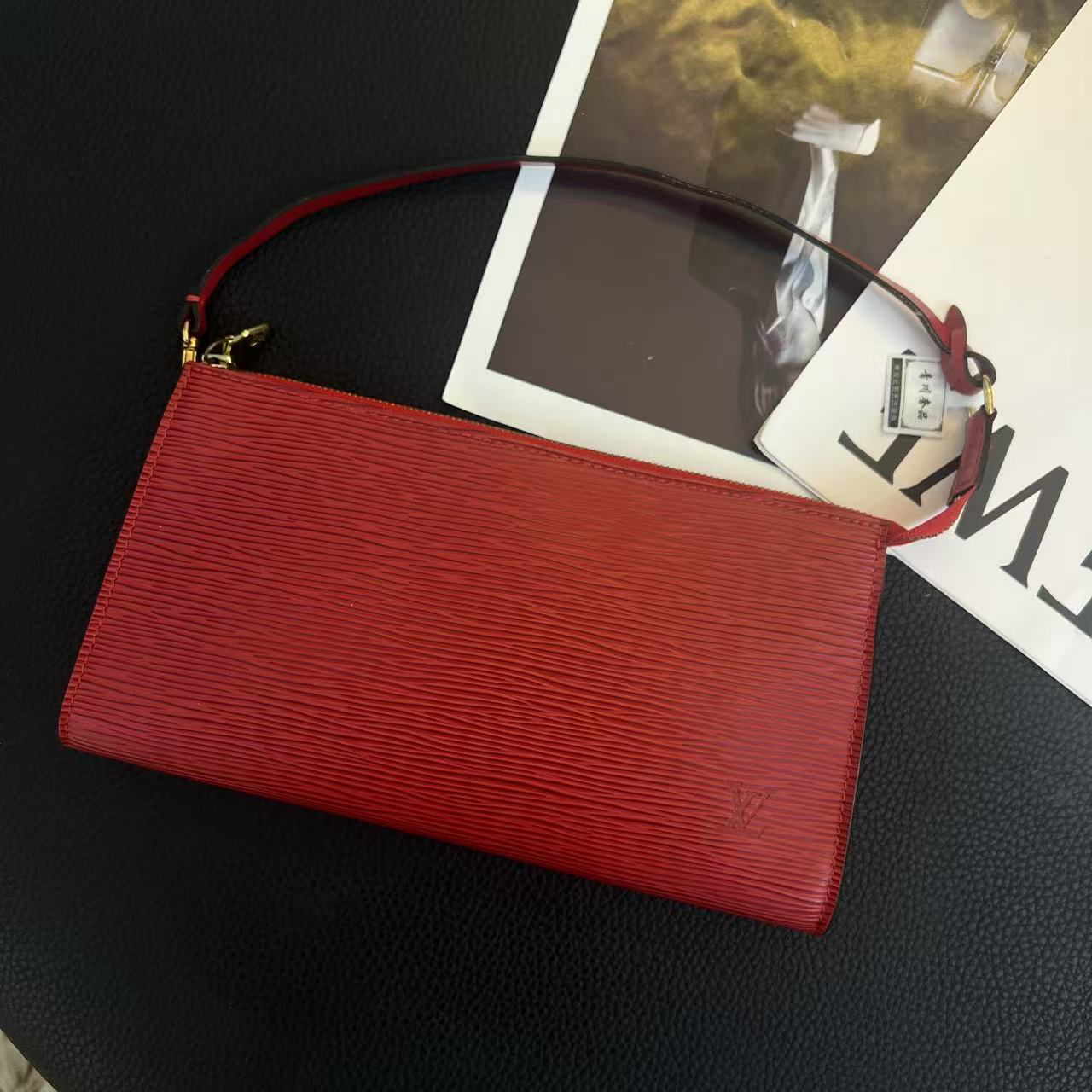 95新 LouisVuitton/路易威登 大麦中古/lv红色水波纹腋下包/