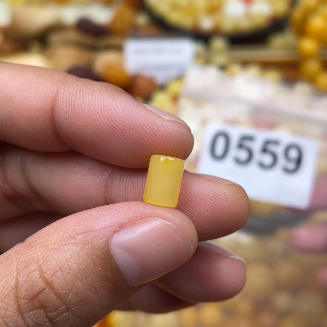 琥珀珠宝奇石未镶嵌6.4