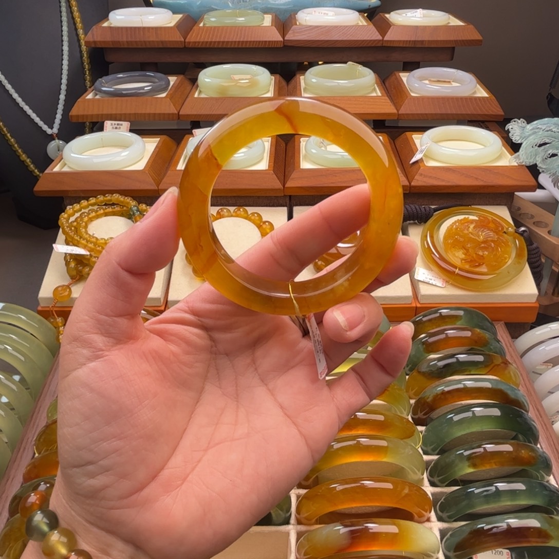 蛇纹石玉未镶嵌手镯56