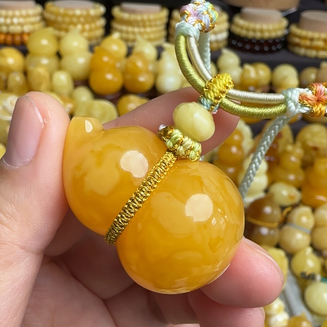 琥珀未镶嵌套链天然浓蜡焦皮料蜜蜡葫芦吊坠