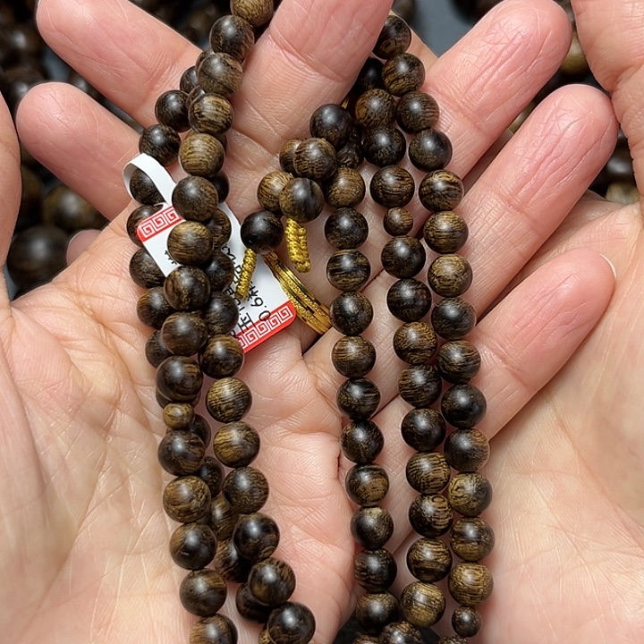 沉香手串白棋虎皮留疤