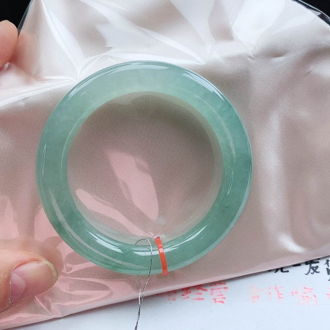 翡翠手镯未镶嵌天然翡翠手镯