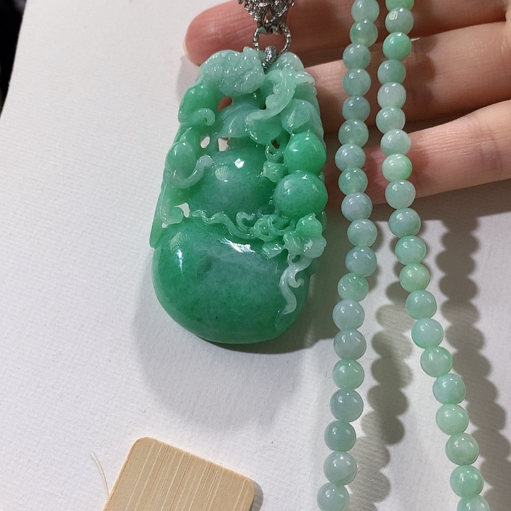 翡翠未镶嵌颈饰翡翠吊坠