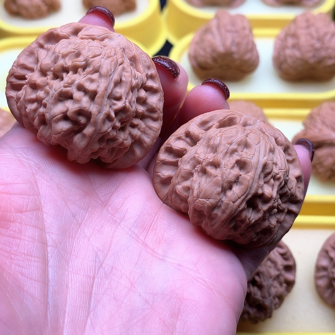 文玩核桃吊坠博****）全品球白