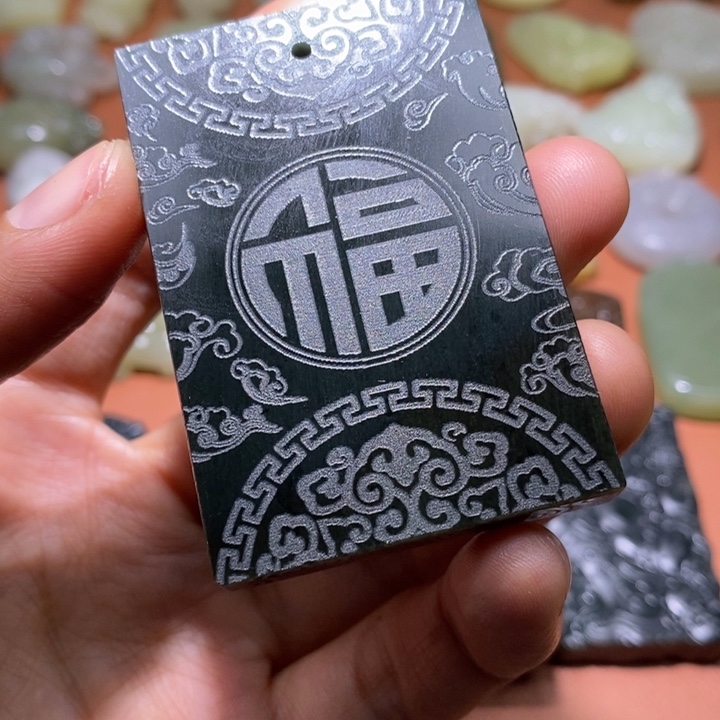 用***3和田玉未镶嵌颈饰