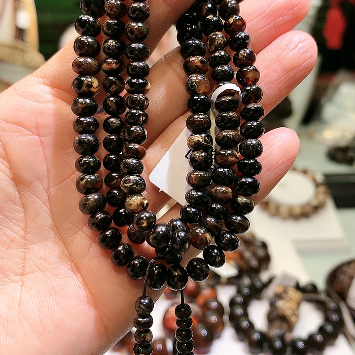 琥珀裸石未镶嵌人*