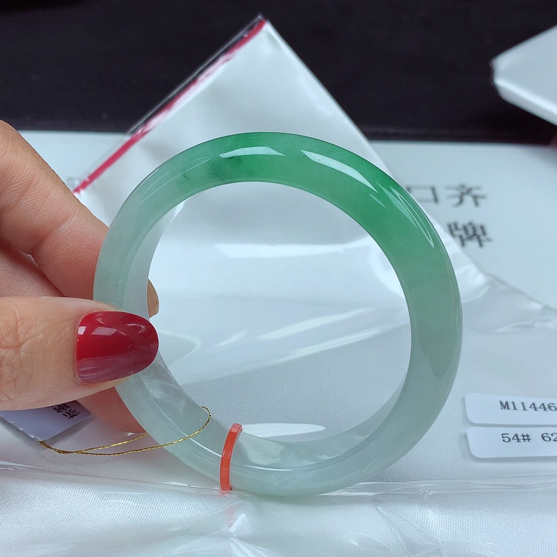 翡翠手镯未镶嵌54圈4462